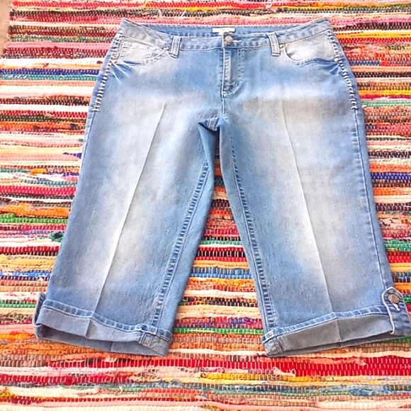 Cato Jeans  Embroidered Denim Capris-#1765+ - Picture 6 of 12